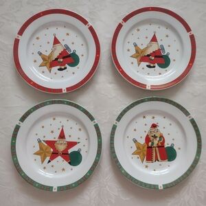 New 🎀 Santa by Signature Housewares 4 plates holiday party